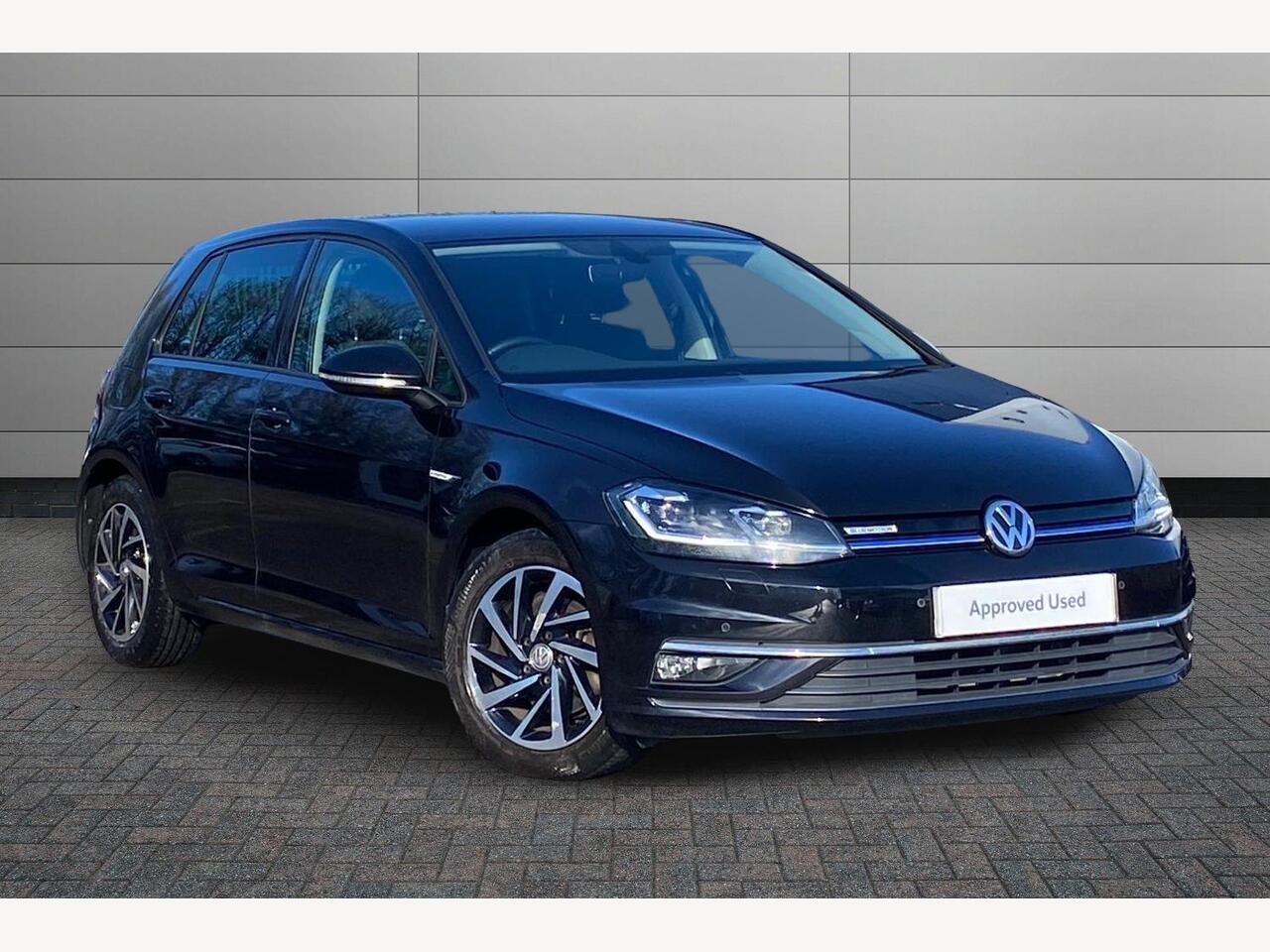 Main listing image - Volkswagen Golf