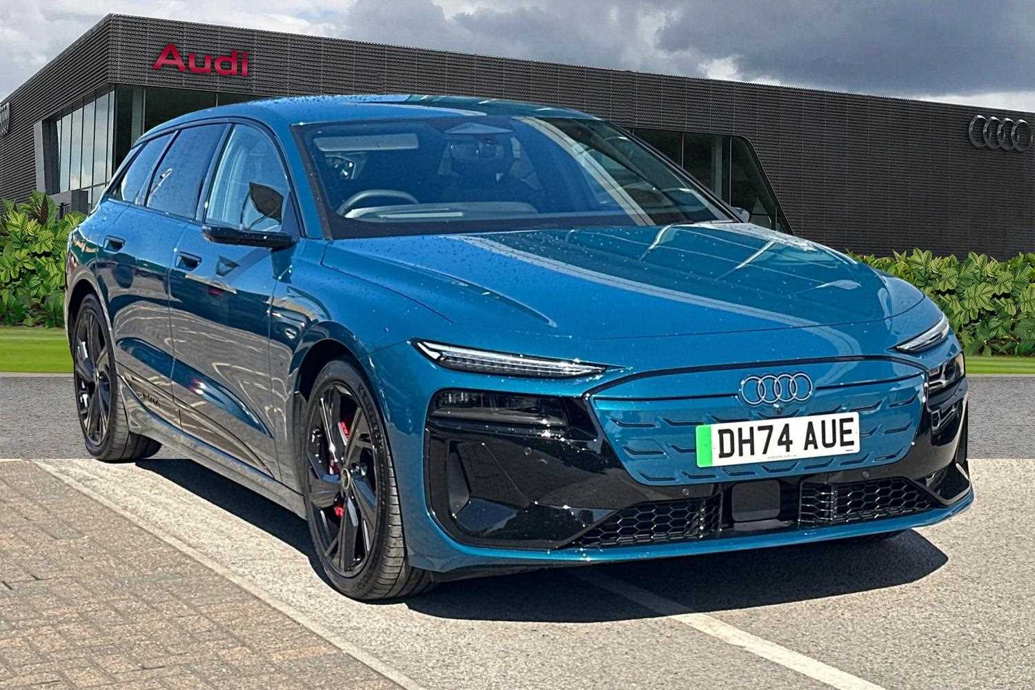 Main listing image - Audi S6
