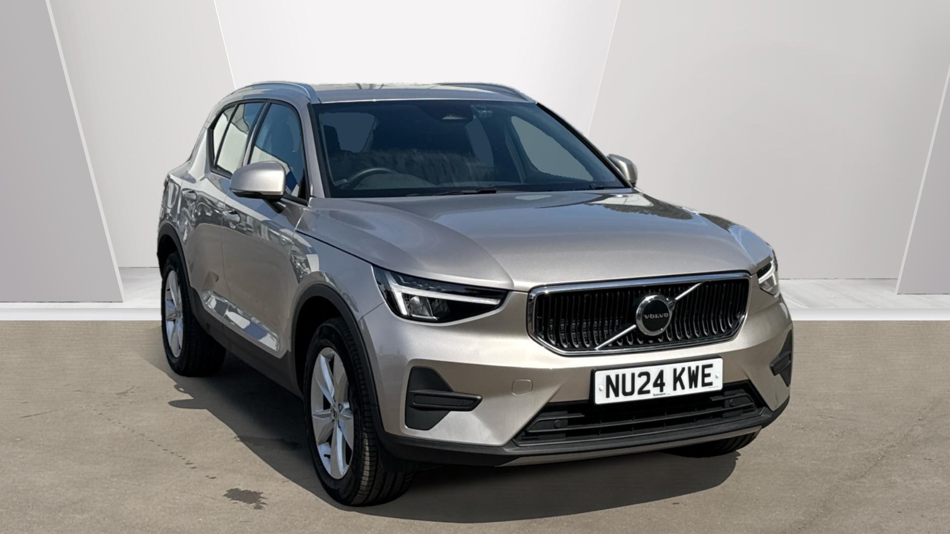 Main listing image - Volvo XC40