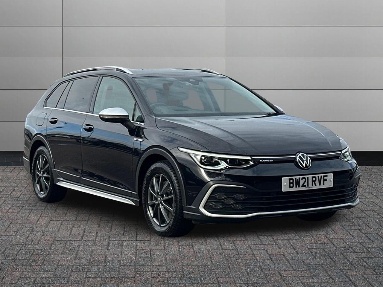 Main listing image - Volkswagen Golf Alltrack
