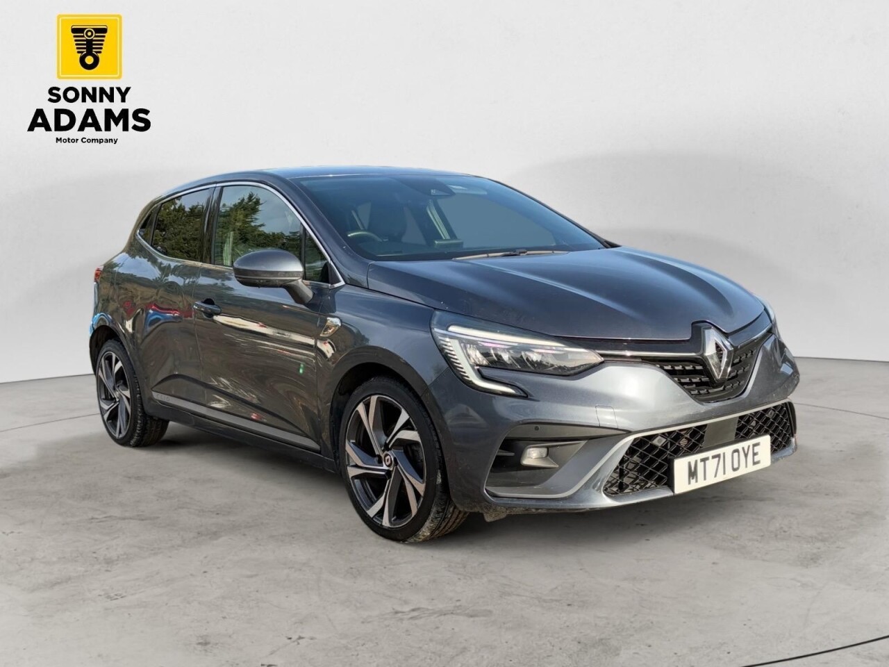 Main listing image - Renault Clio