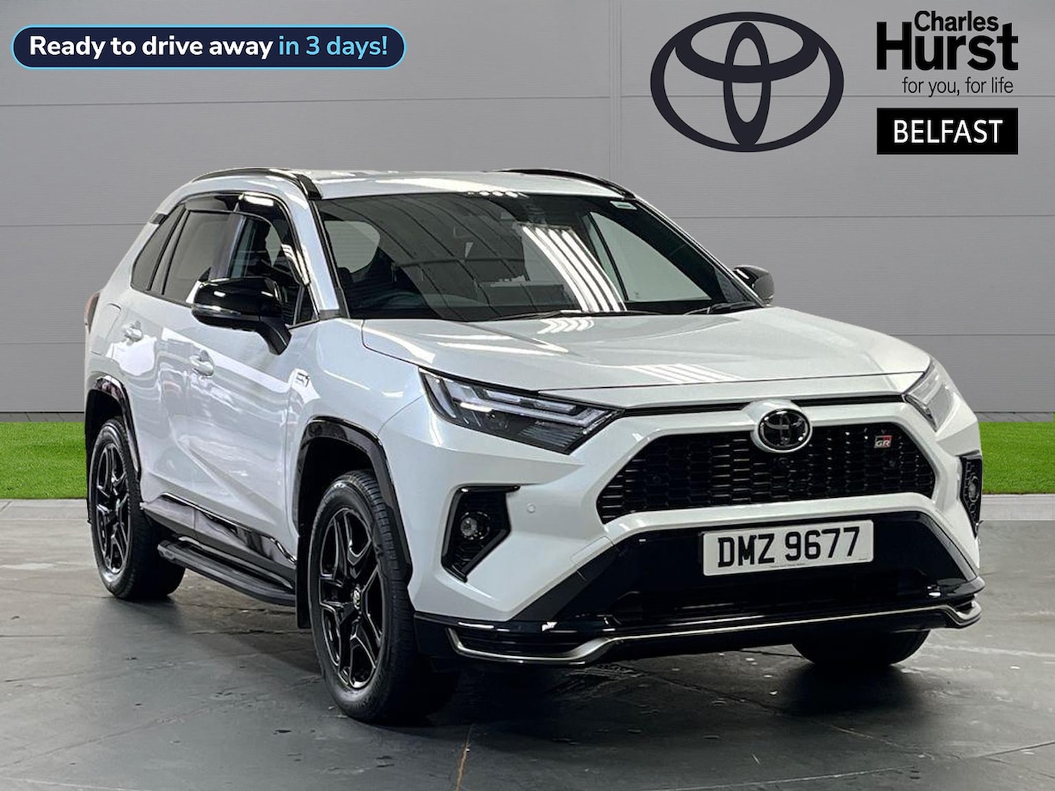 Main listing image - Toyota RAV4