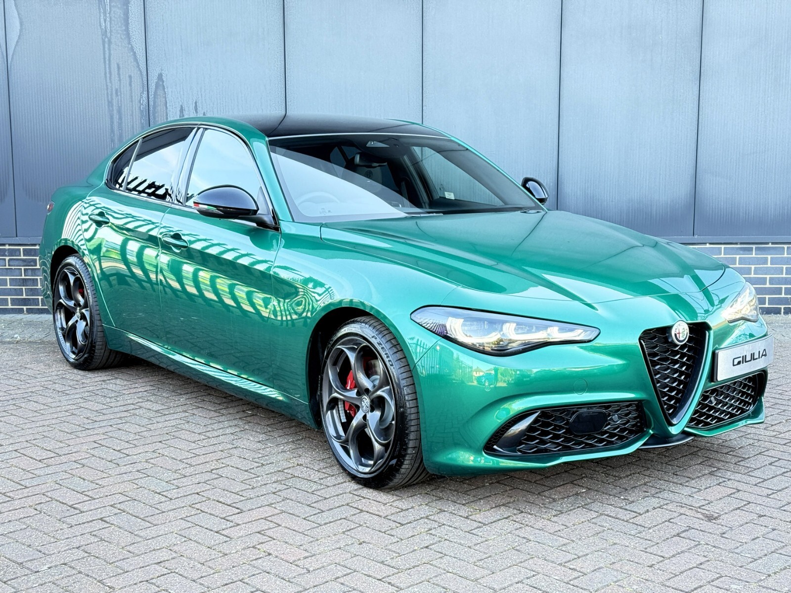 Main listing image - Alfa Romeo Giulia
