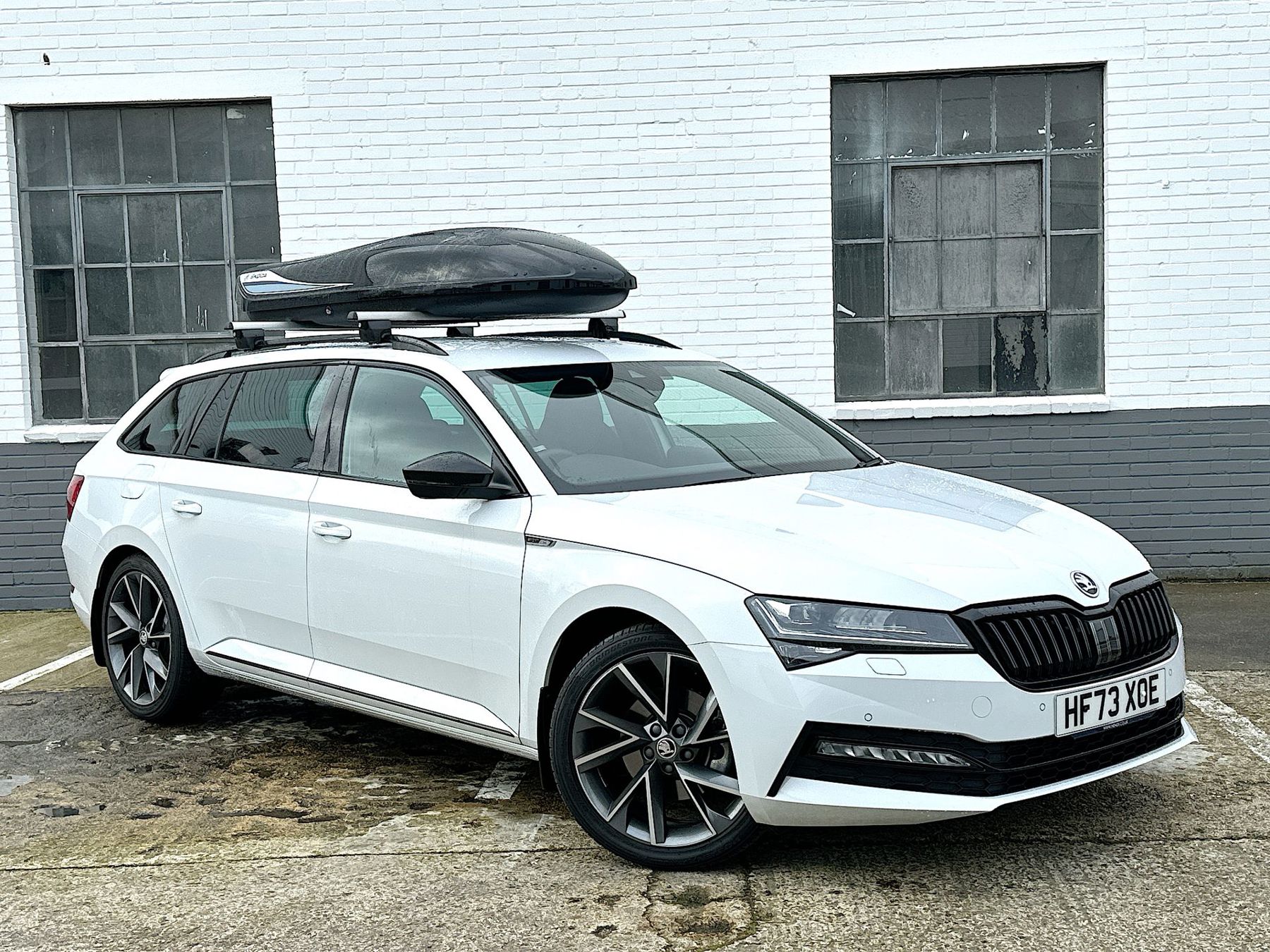 Main listing image - Skoda Superb Estate