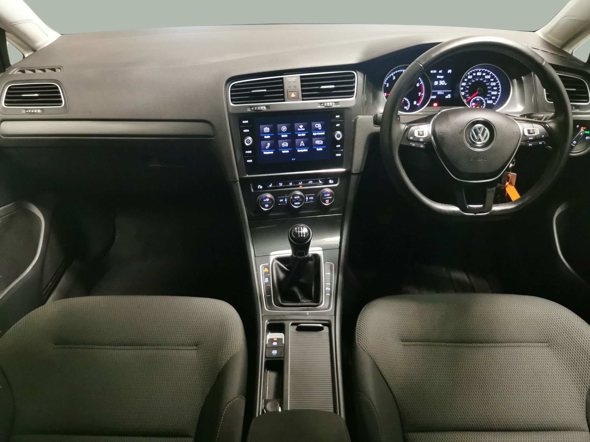 Main listing image - Volkswagen Golf