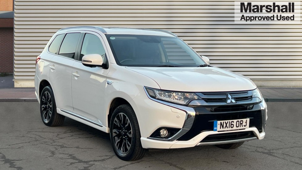 Main listing image - Mitsubishi Outlander