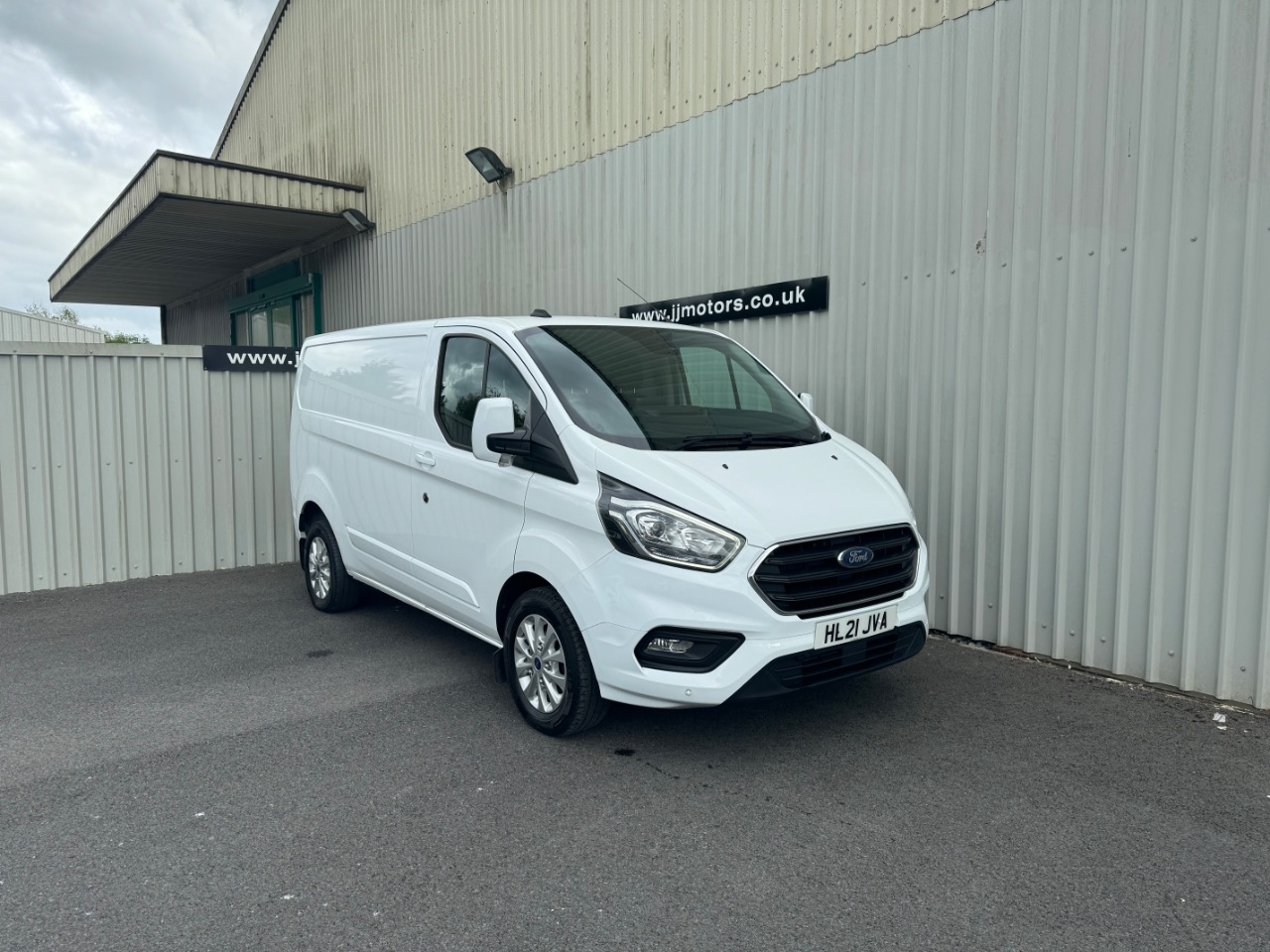 Main listing image - Ford Transit Custom