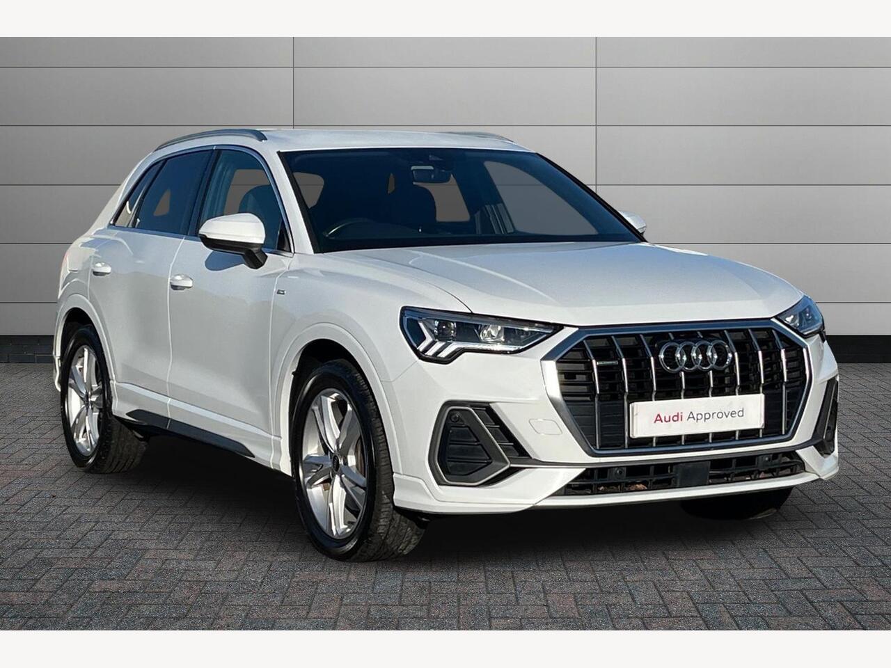 Main listing image - Audi Q3