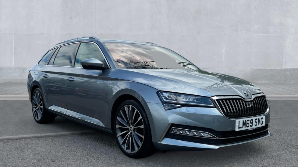 Main listing image - Skoda Superb