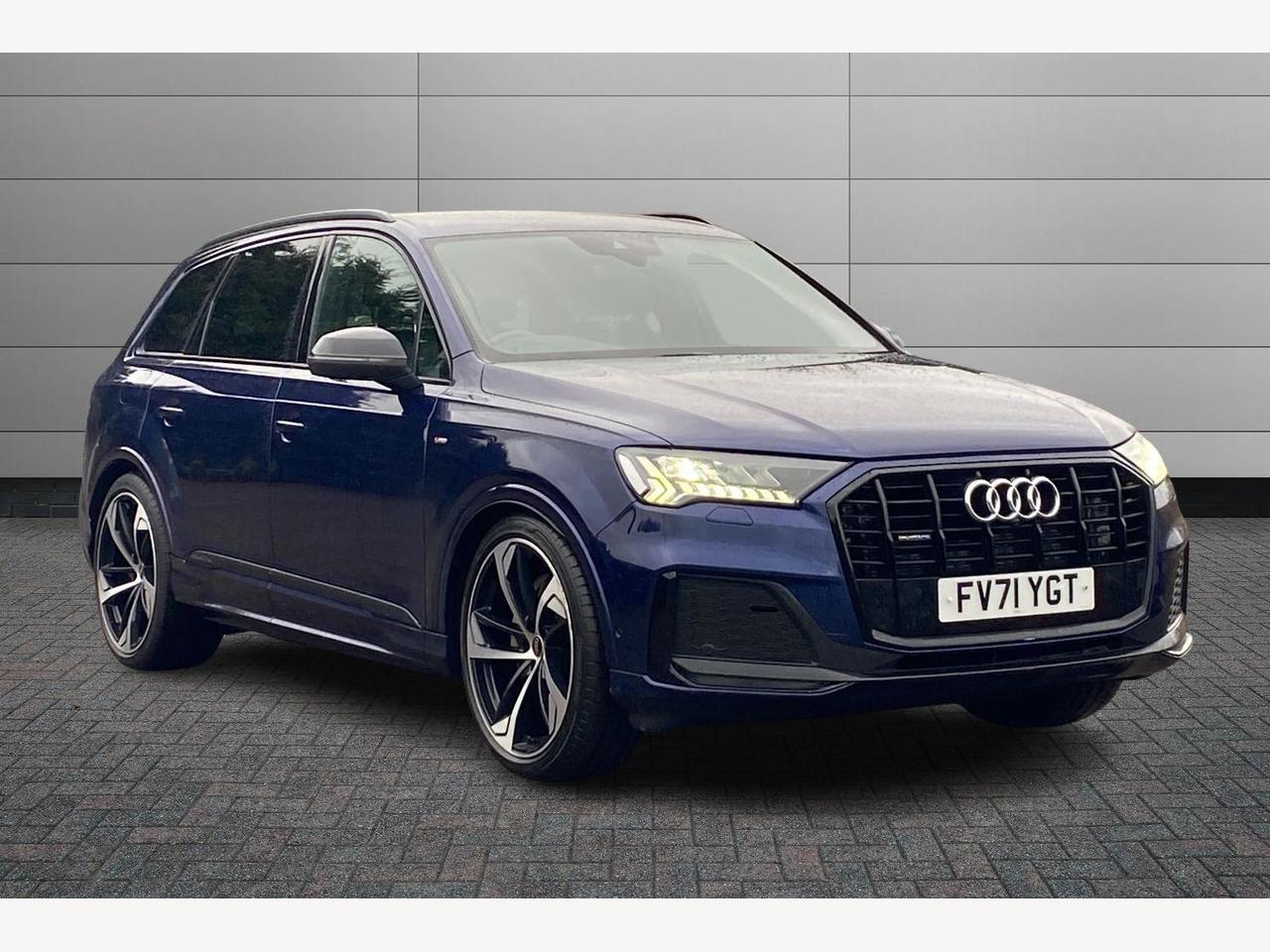 Main listing image - Audi Q7