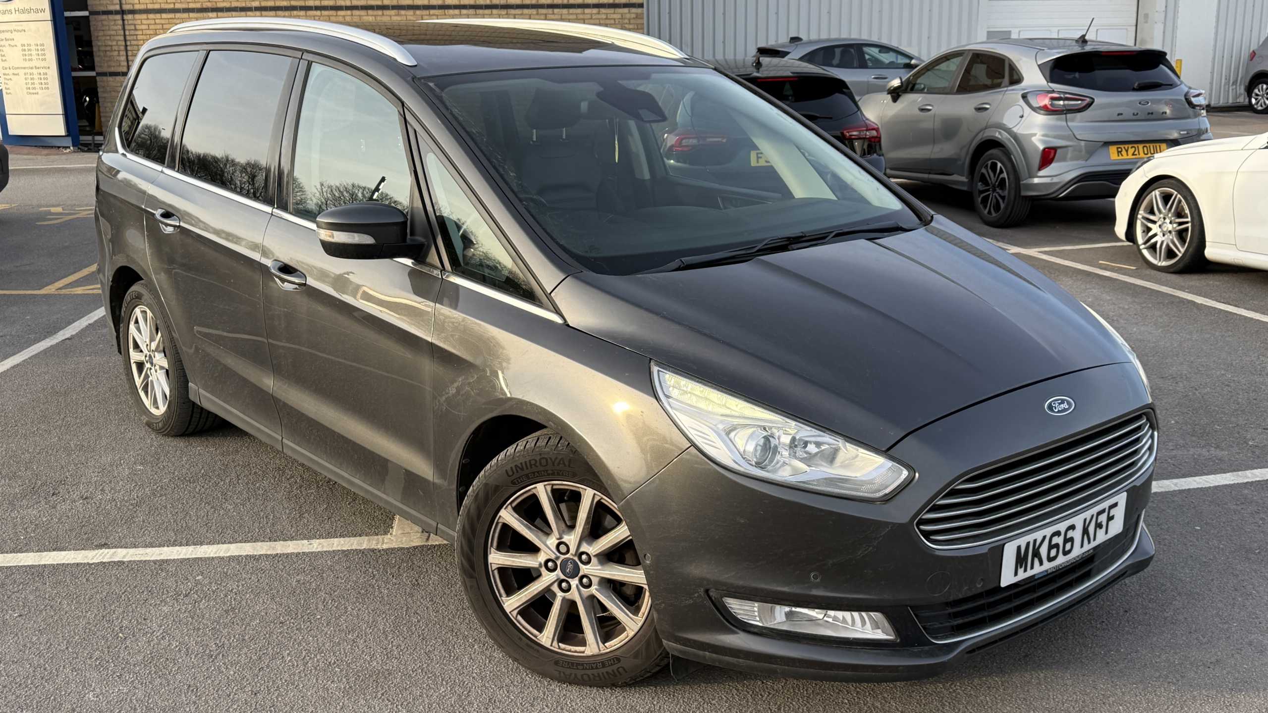 Main listing image - Ford Galaxy
