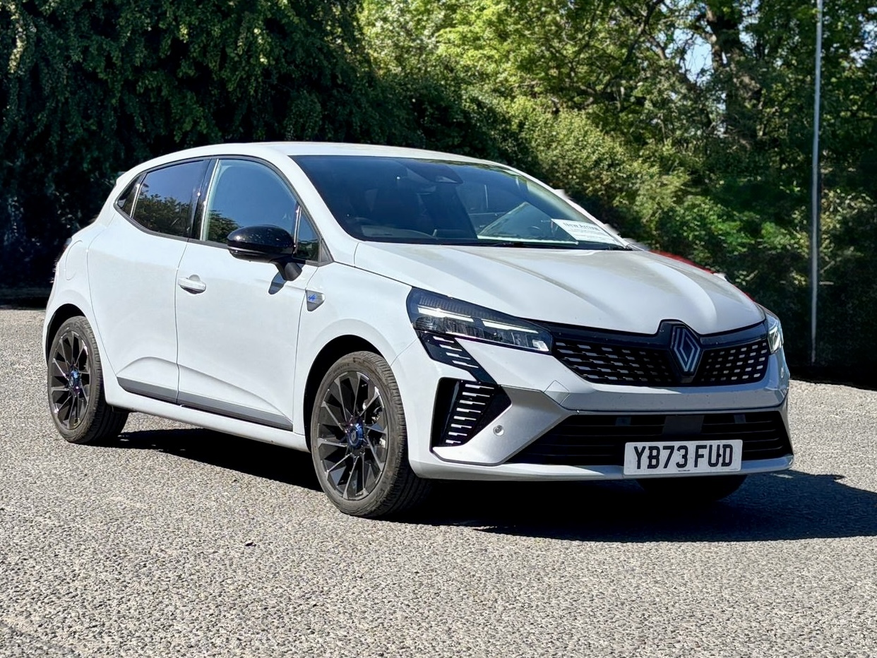 Main listing image - Renault Clio