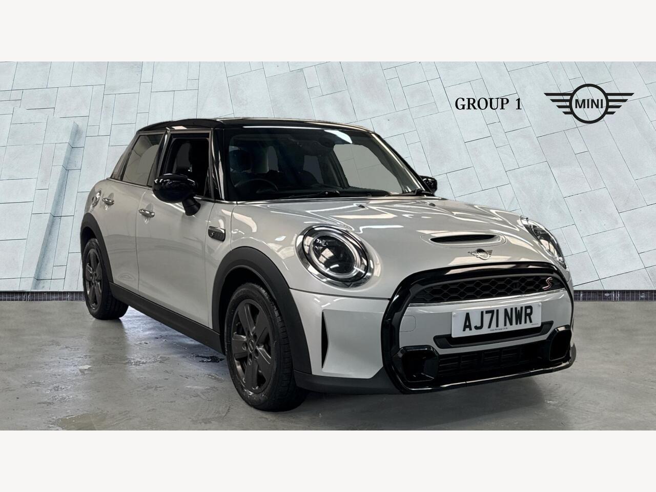 Main listing image - MINI Hatchback 5dr