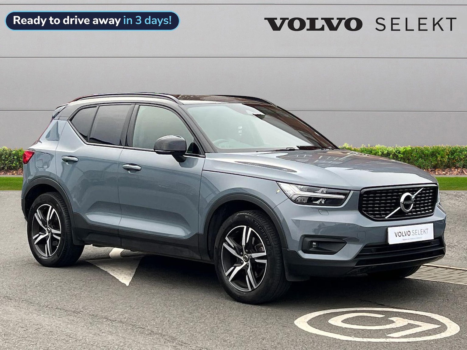 Main listing image - Volvo XC40