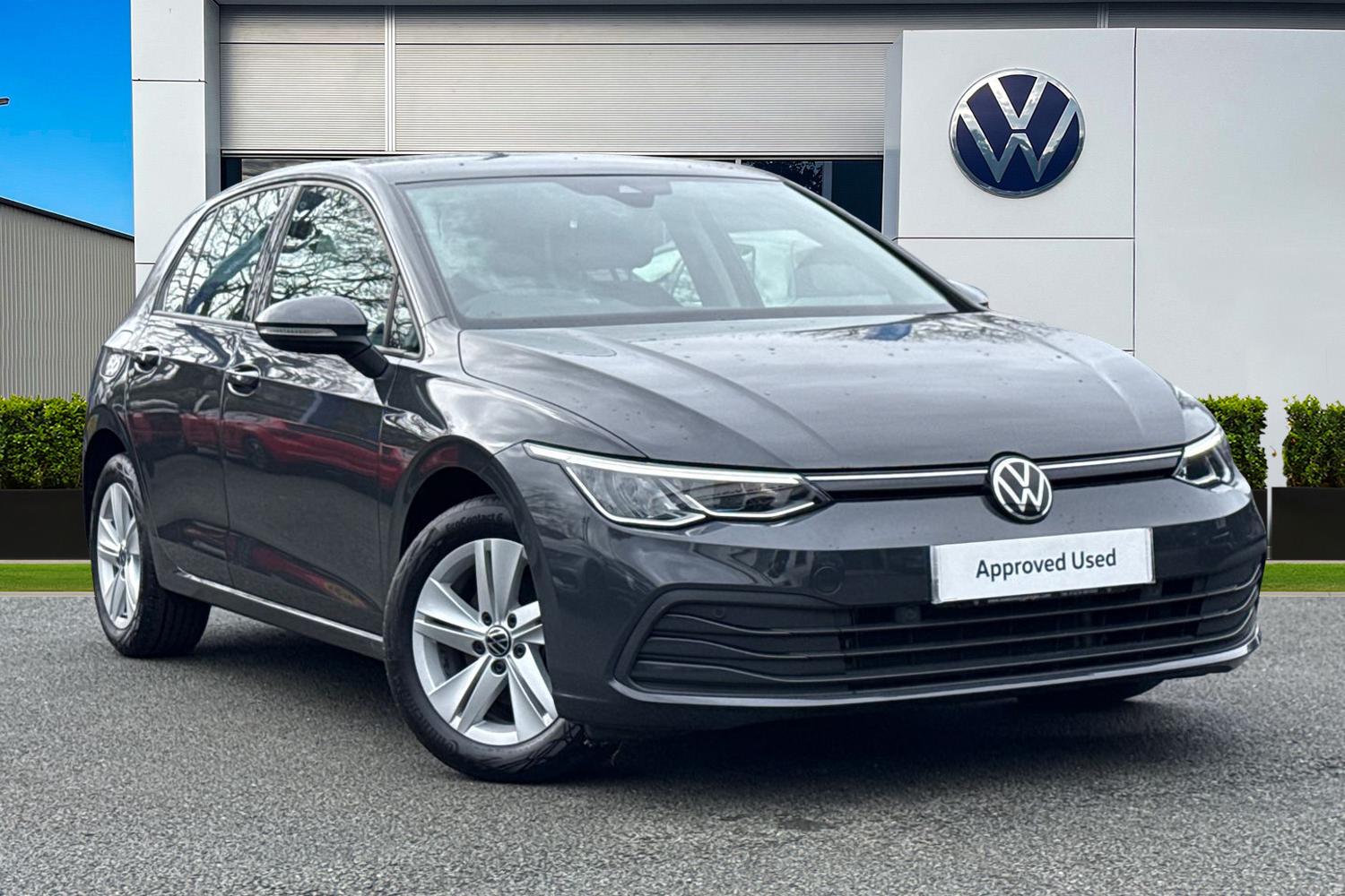 Main listing image - Volkswagen Golf