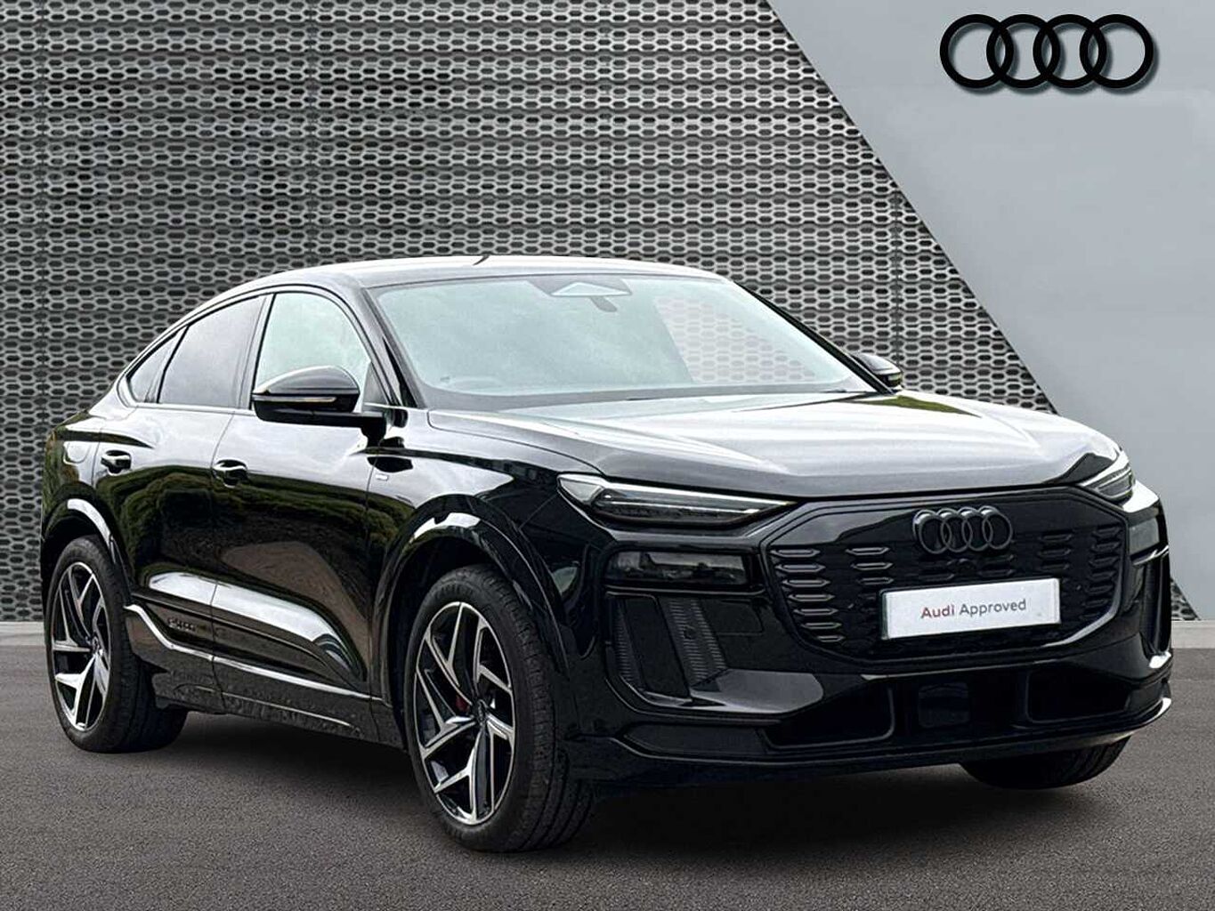 Main listing image - Audi Q6 e-tron
