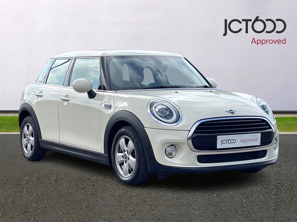 Main listing image - MINI Hatchback 5dr