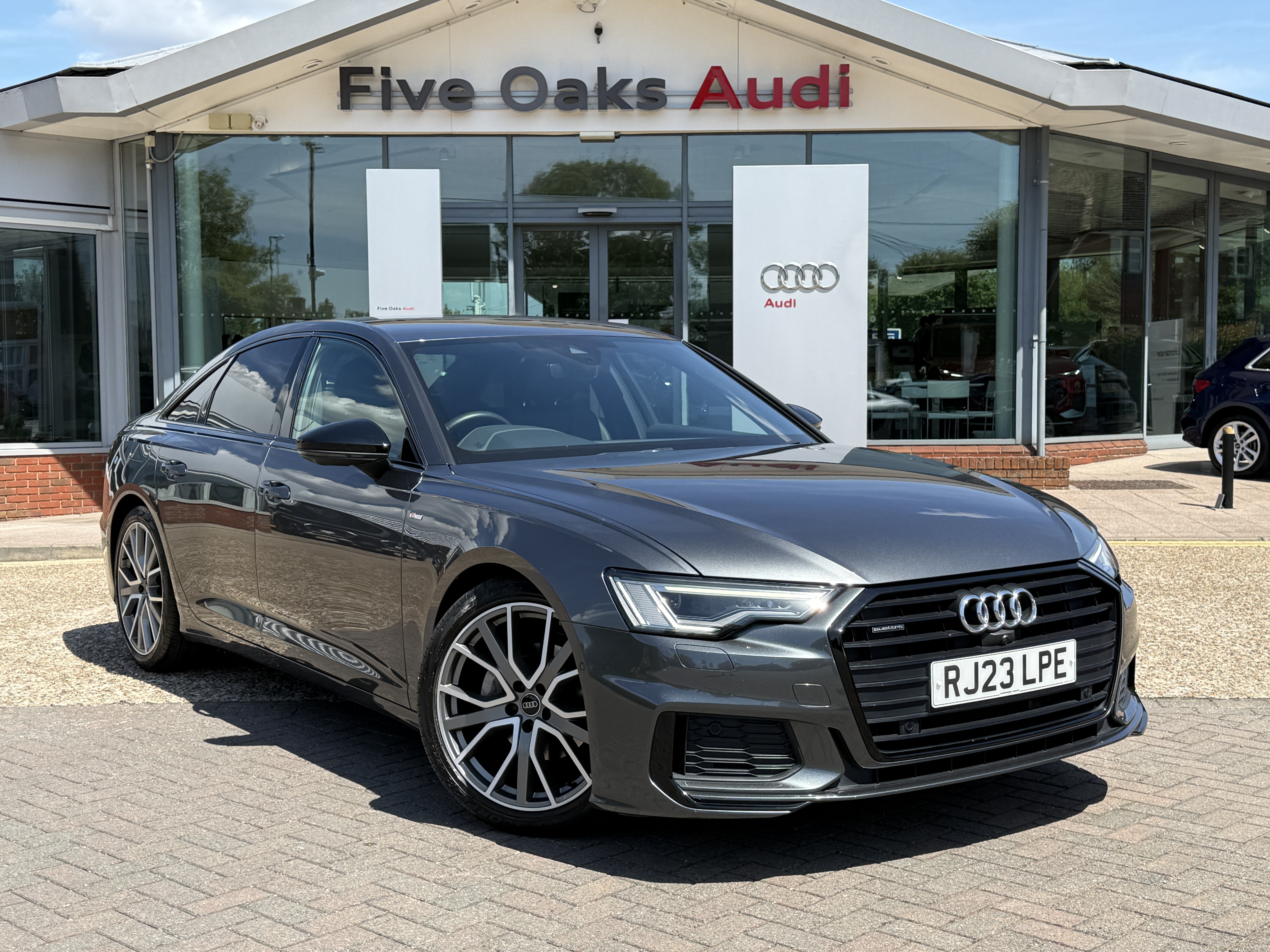 Main listing image - Audi A6