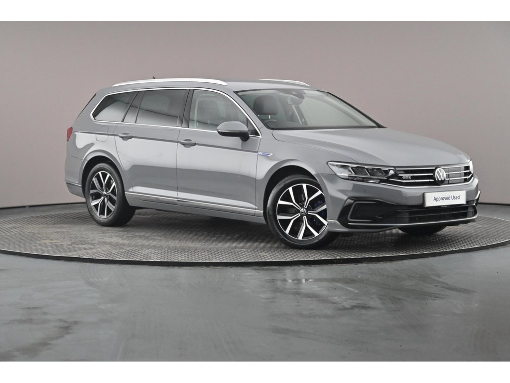 Main listing image - Volkswagen Passat GTE