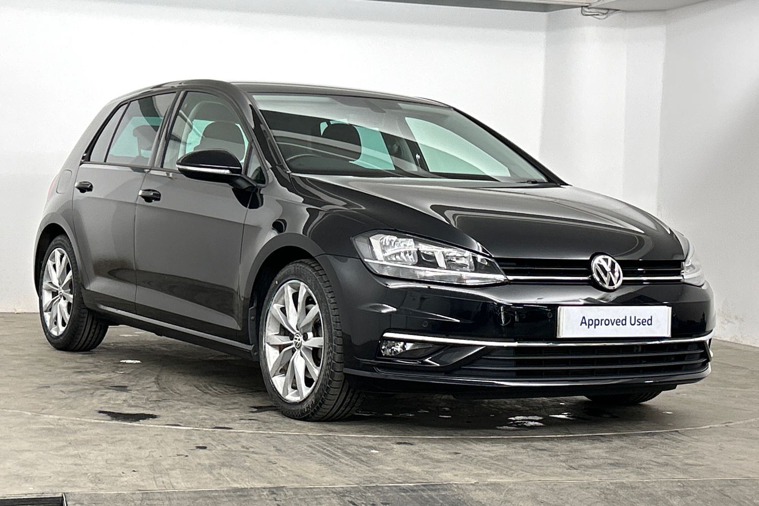 Main listing image - Volkswagen Golf
