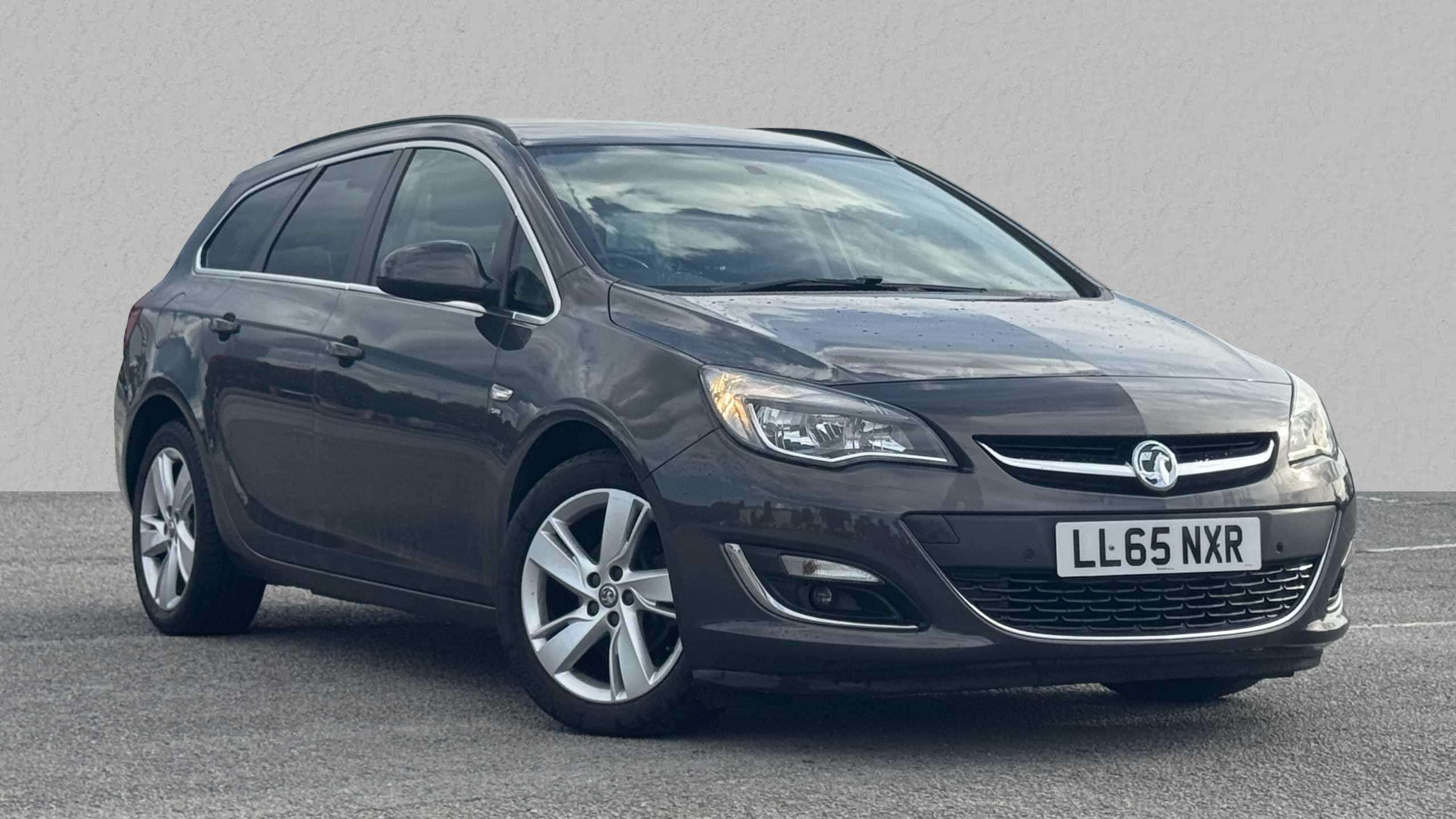 Main listing image - Vauxhall Astra Sports Tourer