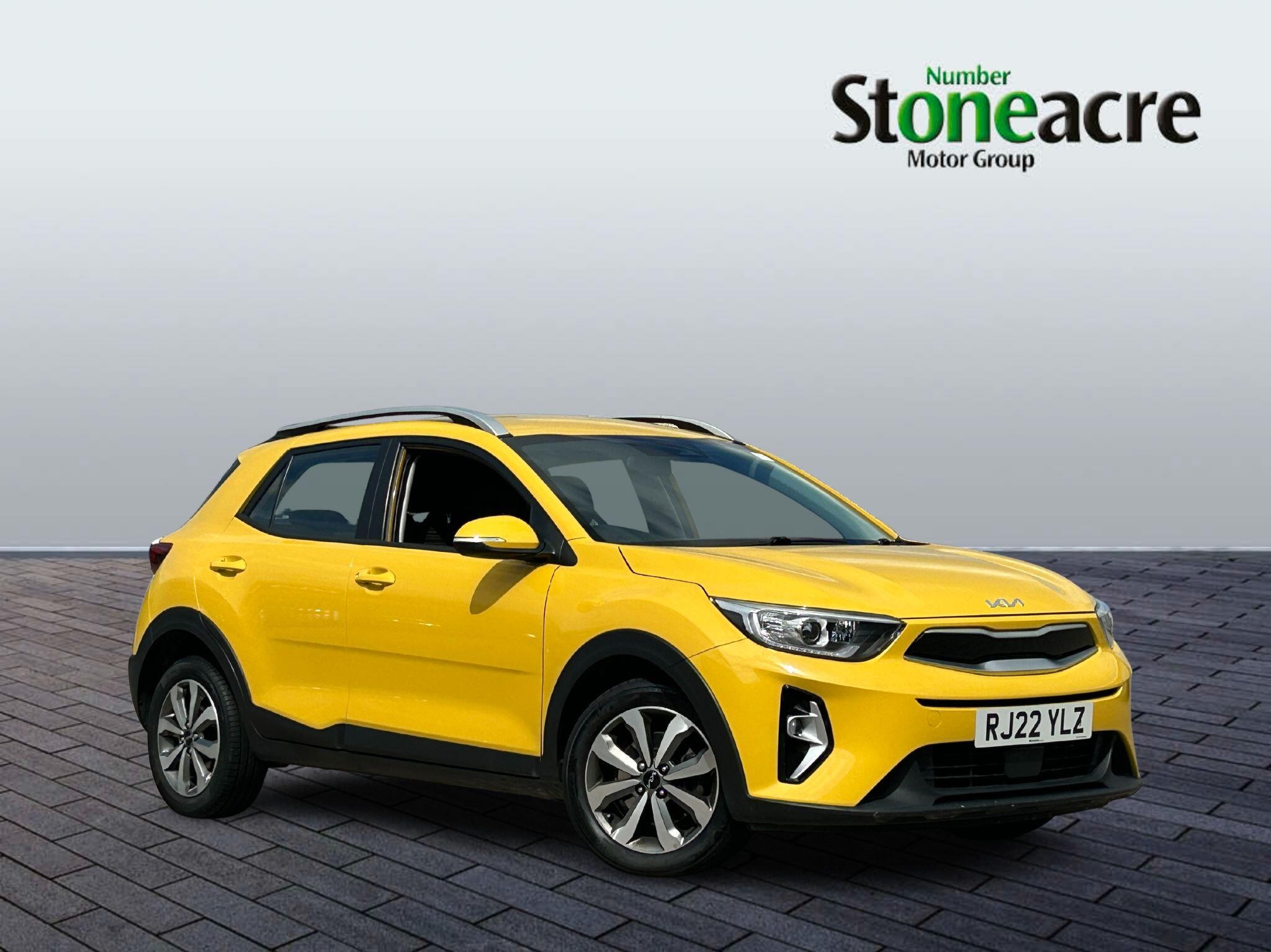 Main listing image - Kia Stonic