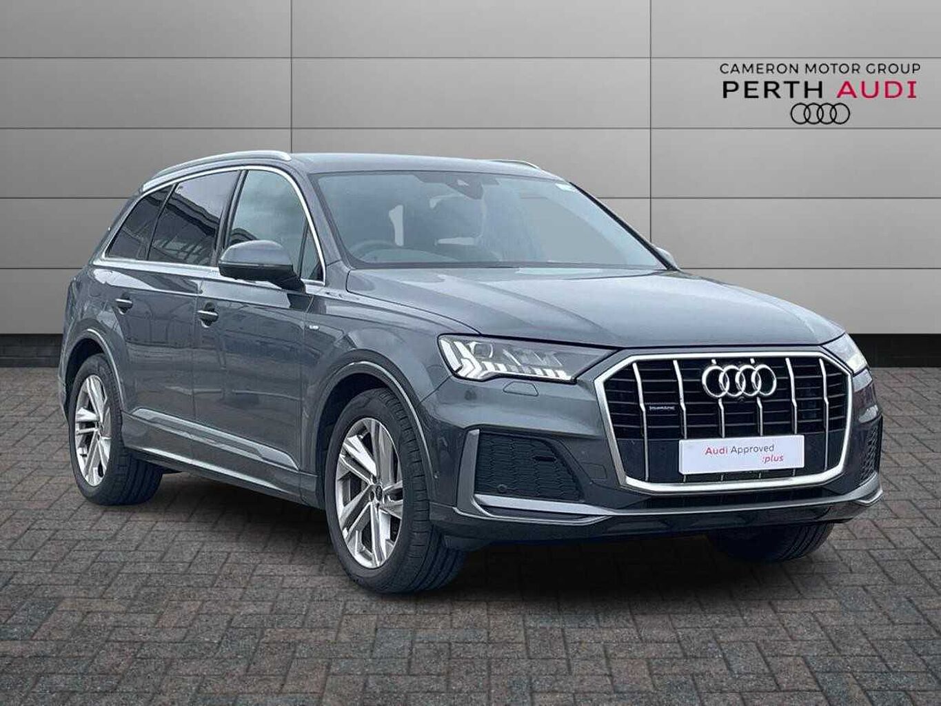 Main listing image - Audi Q7