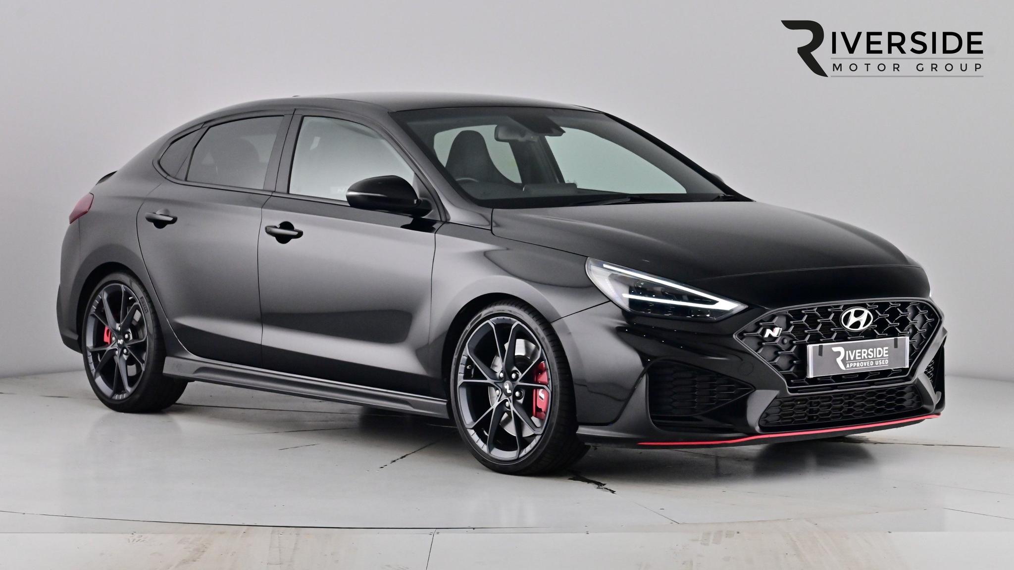 Main listing image - Hyundai i30 Fastback