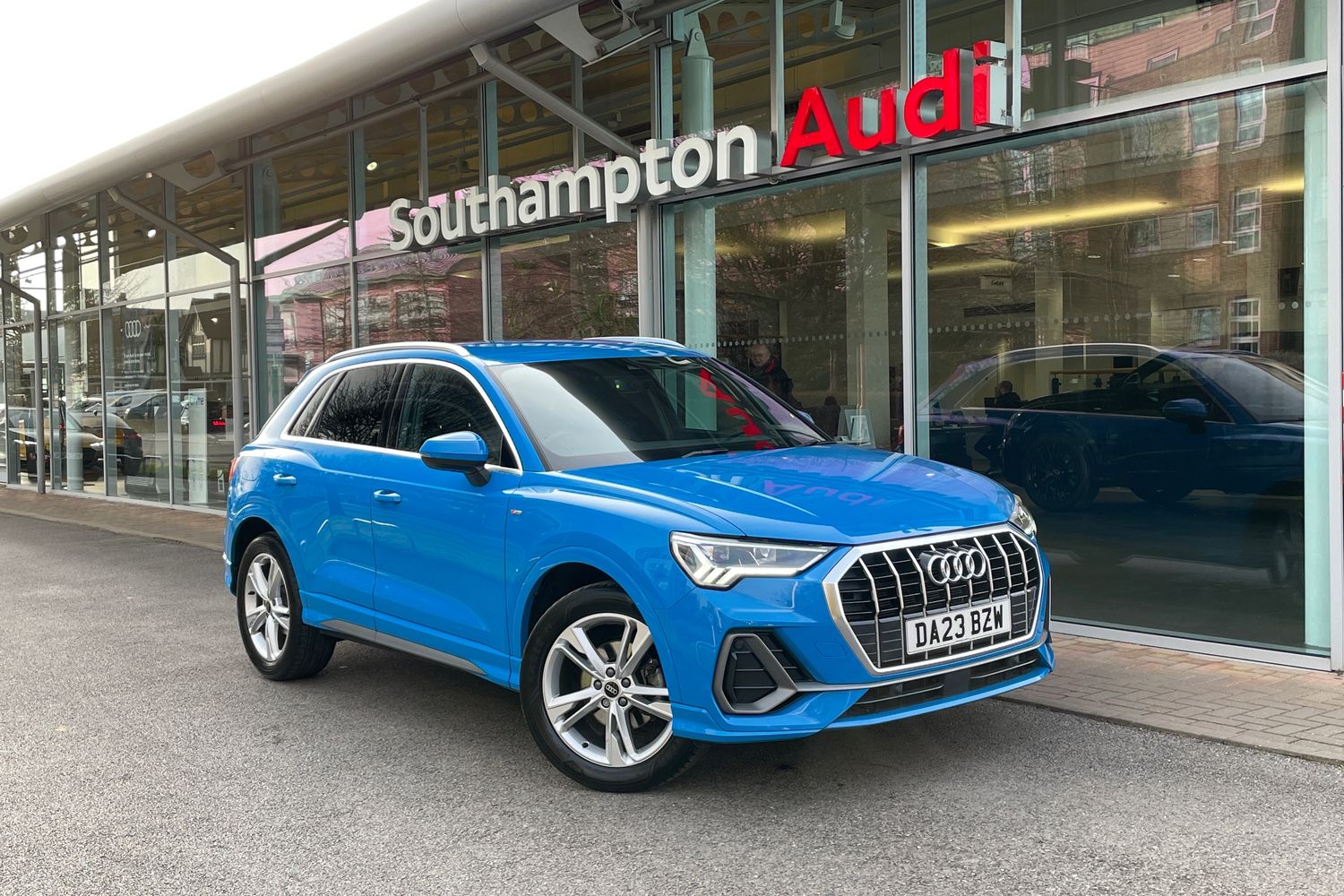 Main listing image - Audi Q3