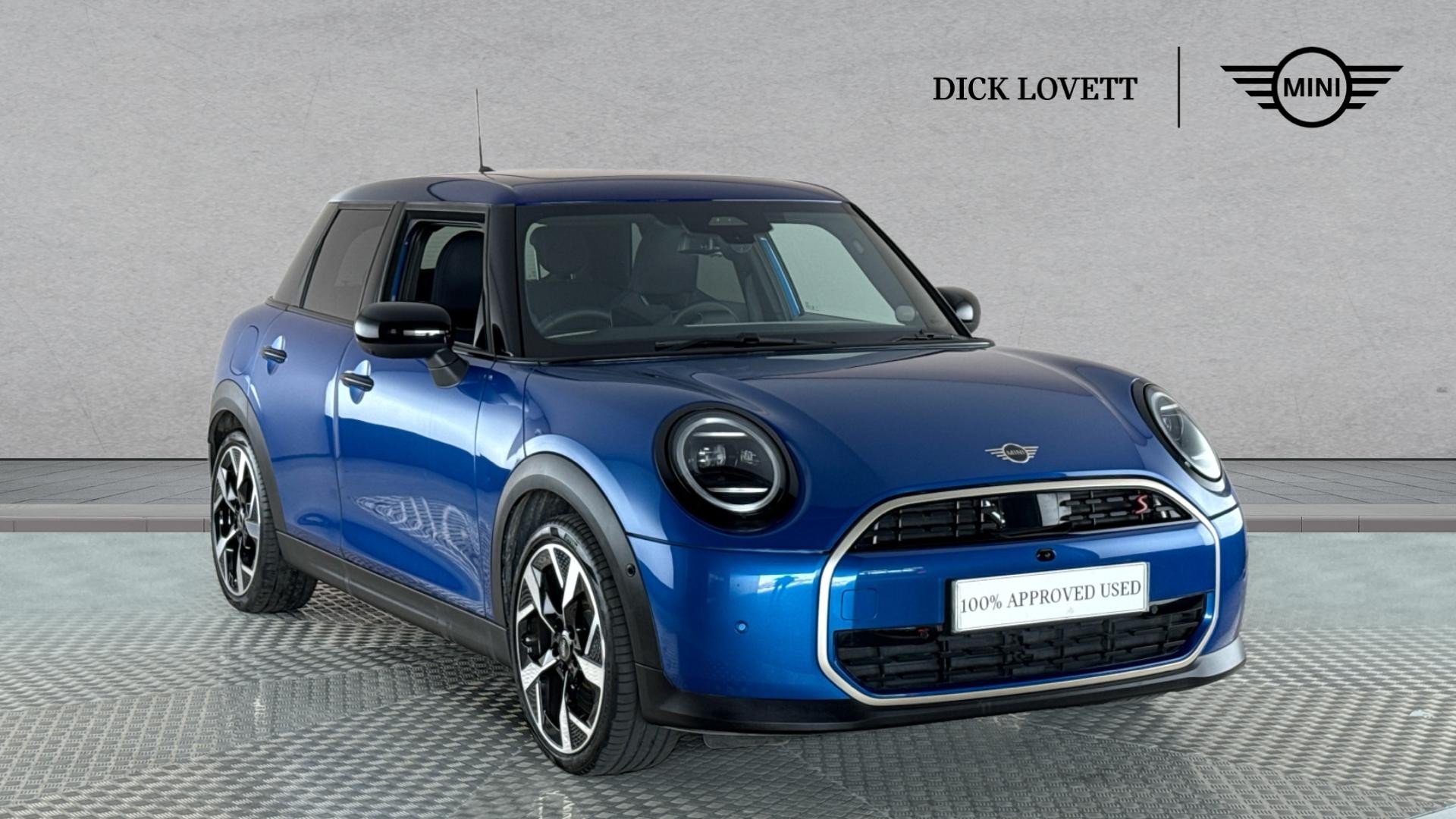 Main listing image - MINI Hatchback 5dr
