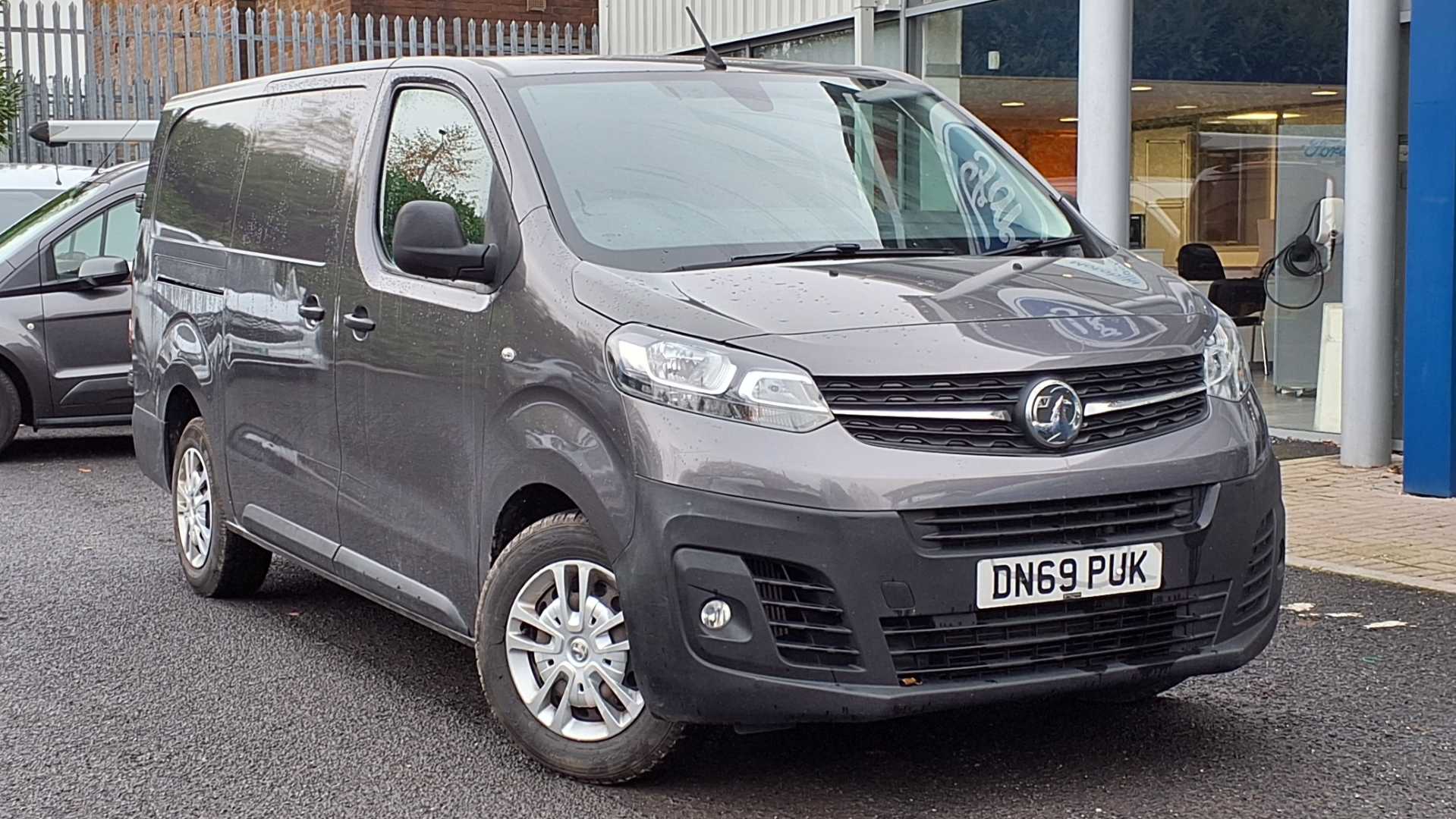 Main listing image - Vauxhall Vivaro