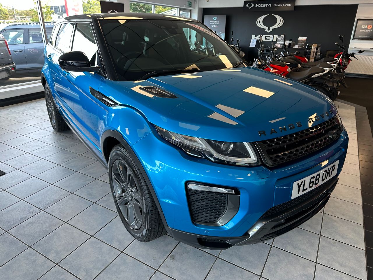 Main listing image - Land Rover Range Rover Evoque