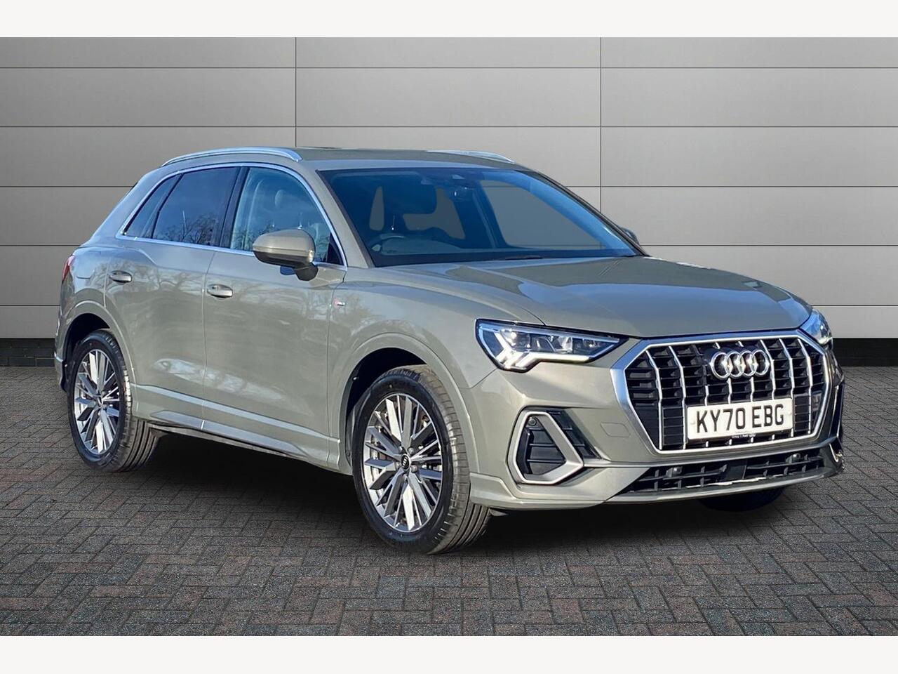 Main listing image - Audi Q3