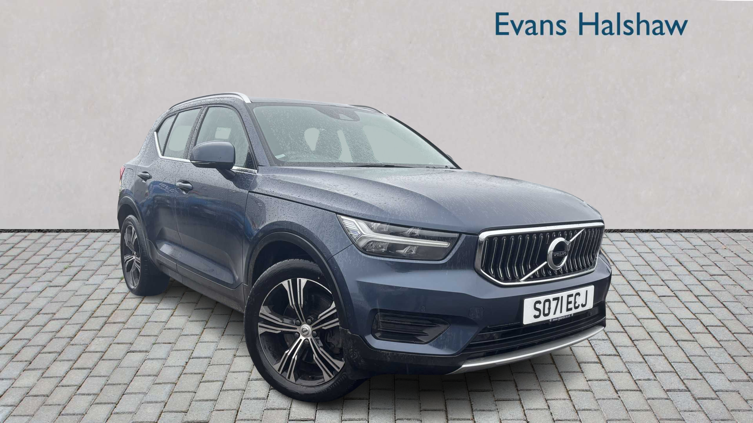 Main listing image - Volvo XC40 Recharge