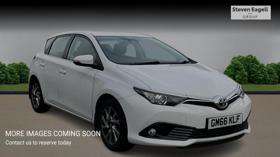 Main listing image - Toyota Auris