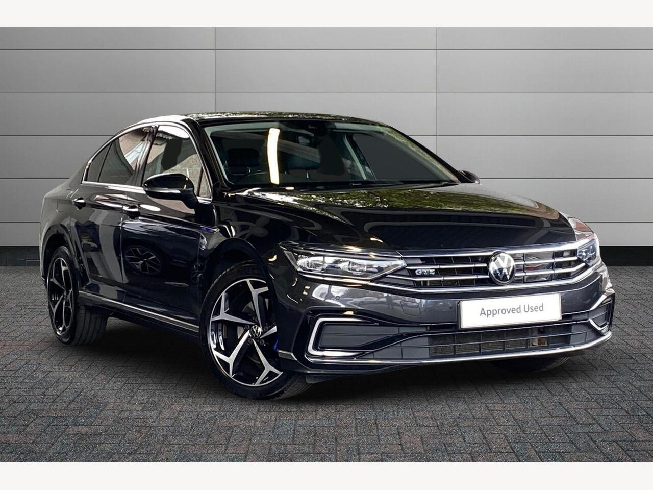 Main listing image - Volkswagen Passat GTE