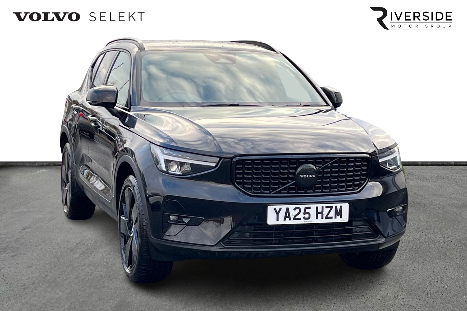 Main listing image - Volvo XC40