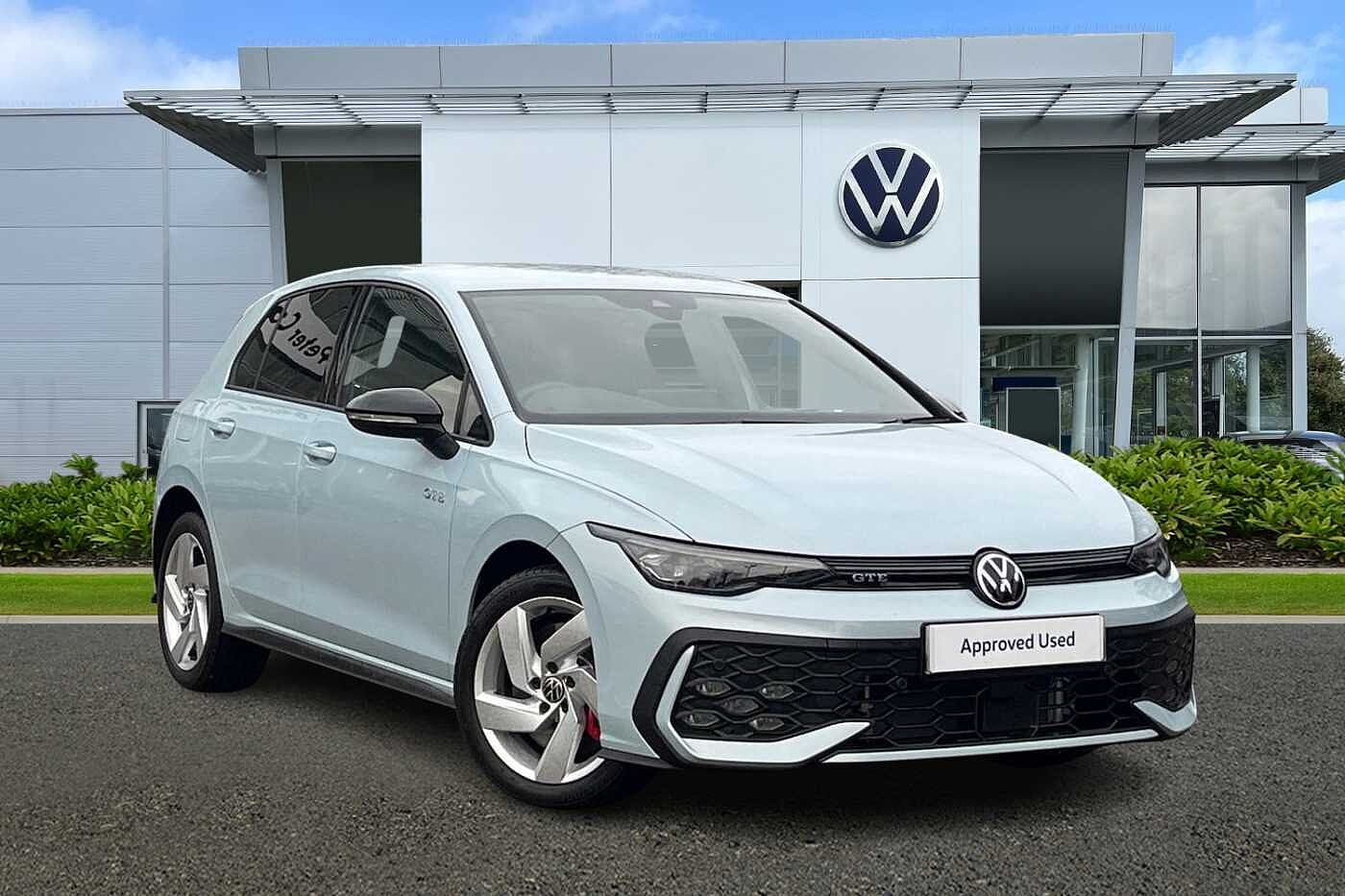 Main listing image - Volkswagen Golf GTE