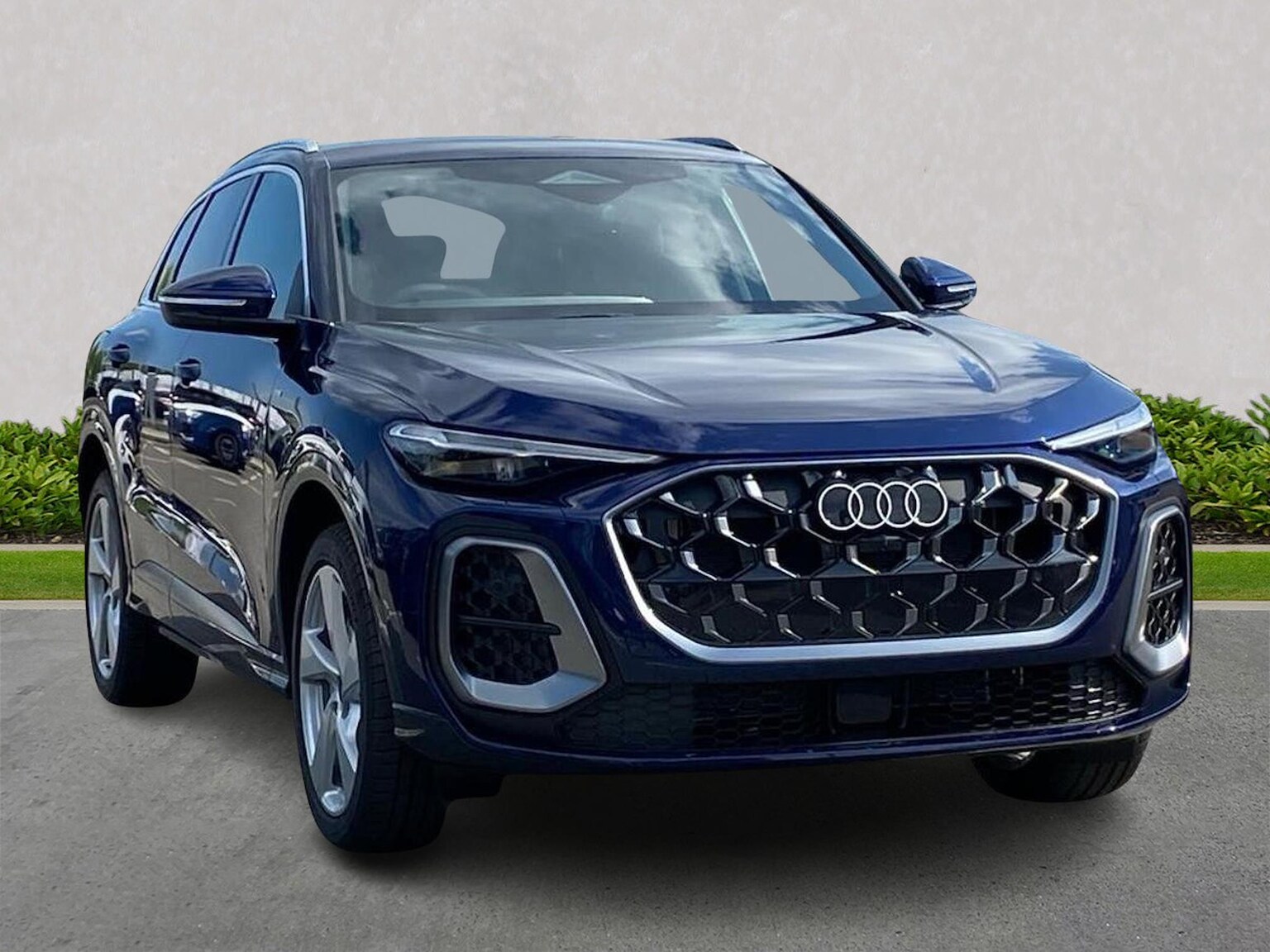 Main listing image - Audi Q5