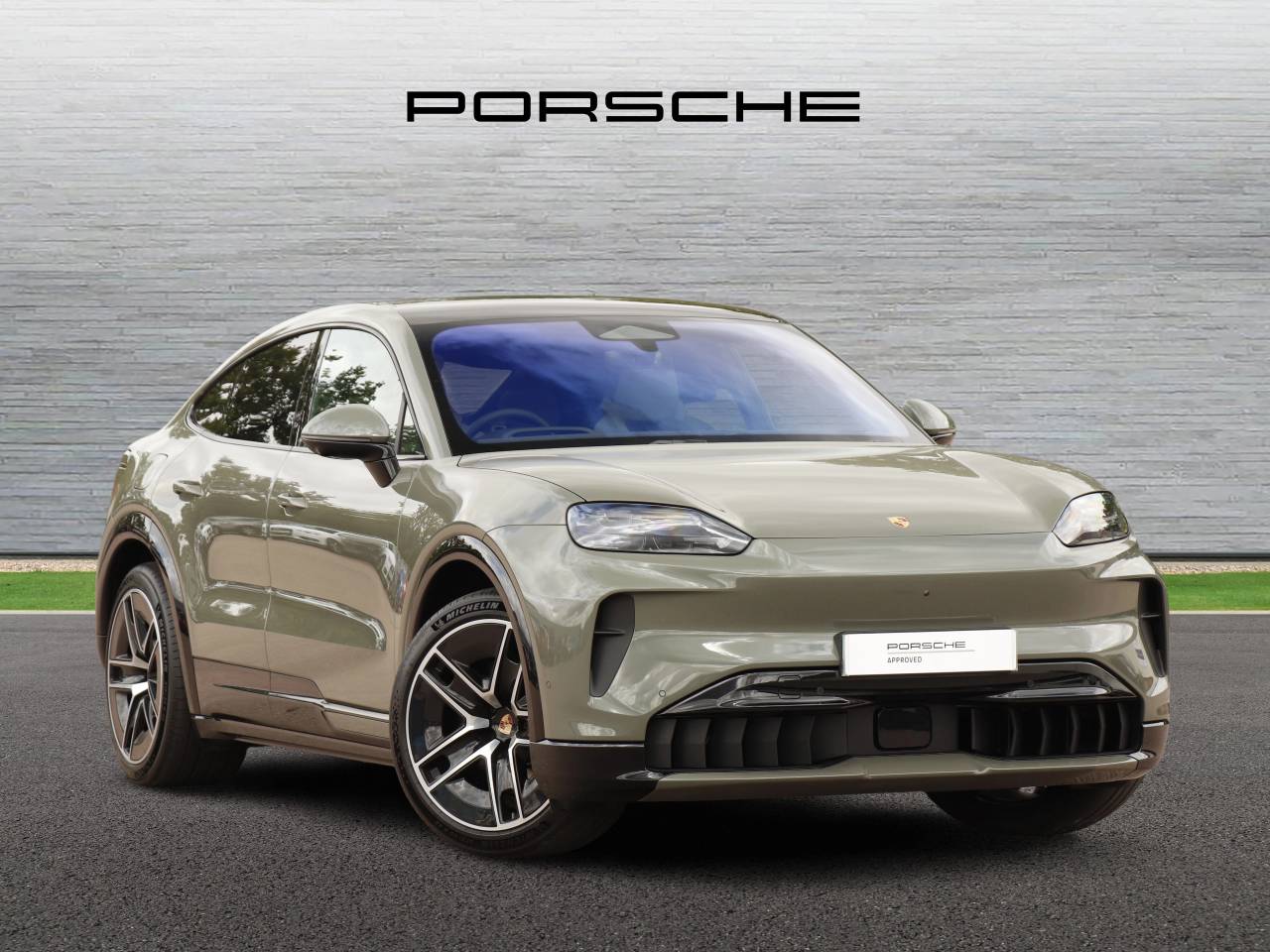 Main listing image - Porsche Cayenne Electric