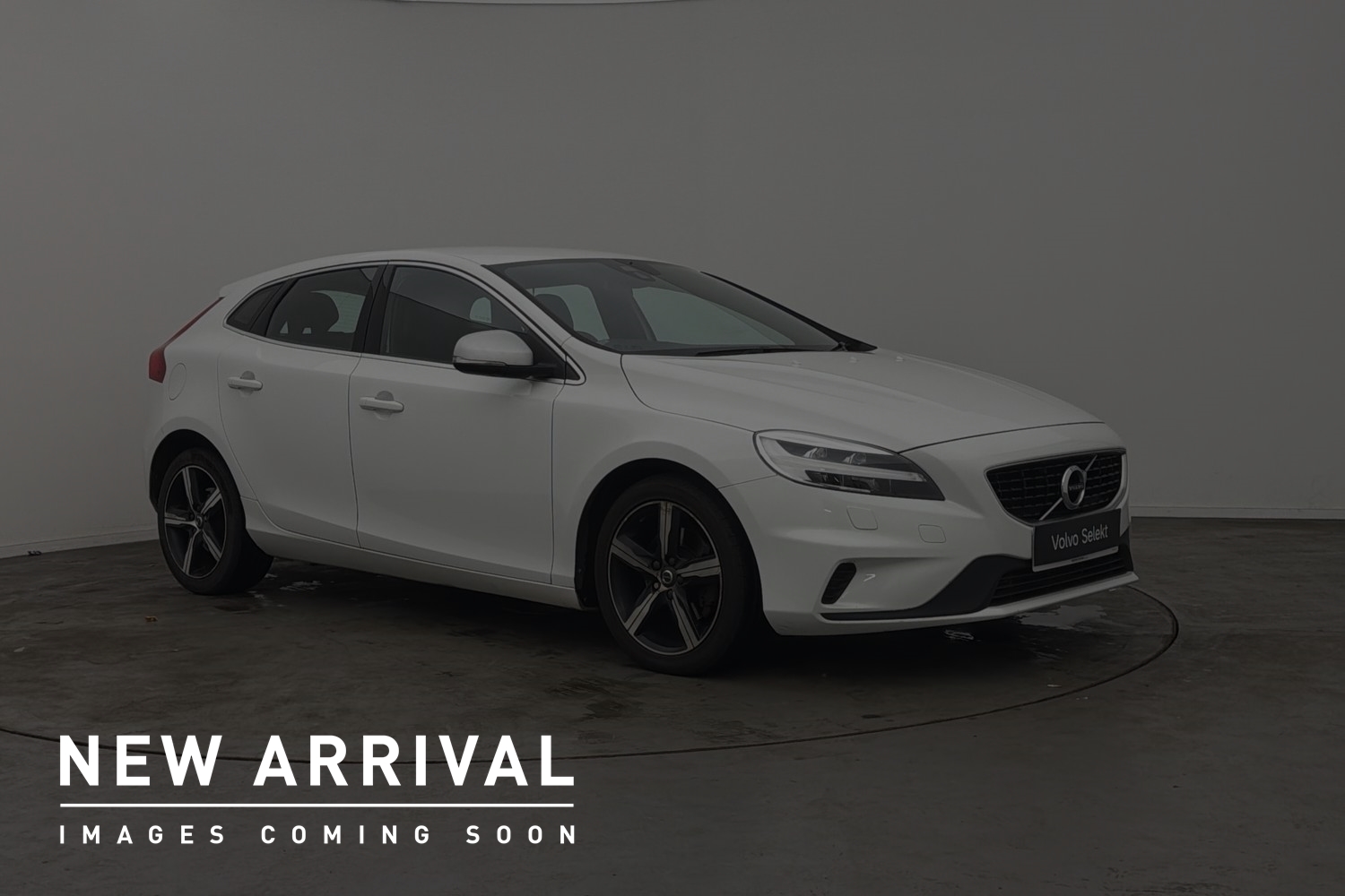 Main listing image - Volvo V40