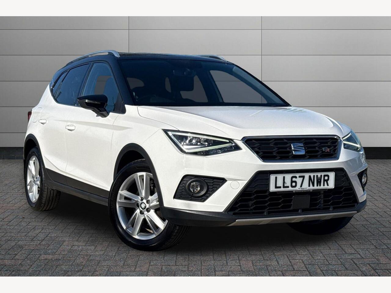 Main listing image - SEAT Arona