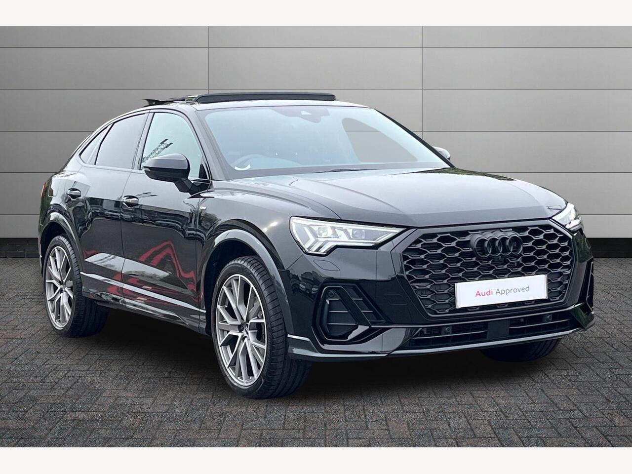 Main listing image - Audi Q3