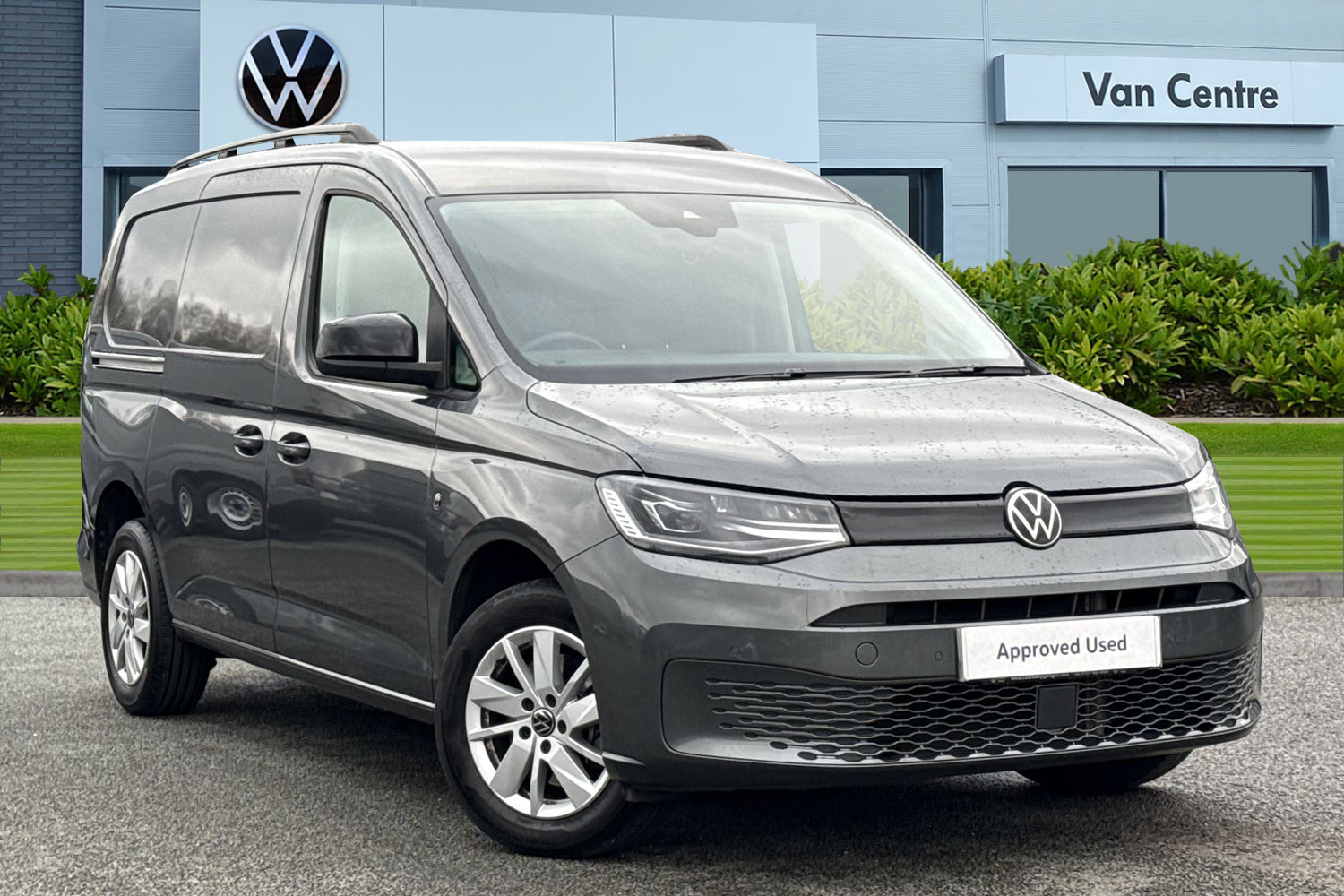 Main listing image - Volkswagen Caddy Maxi