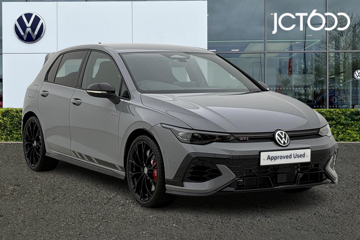 Main listing image - Volkswagen Golf