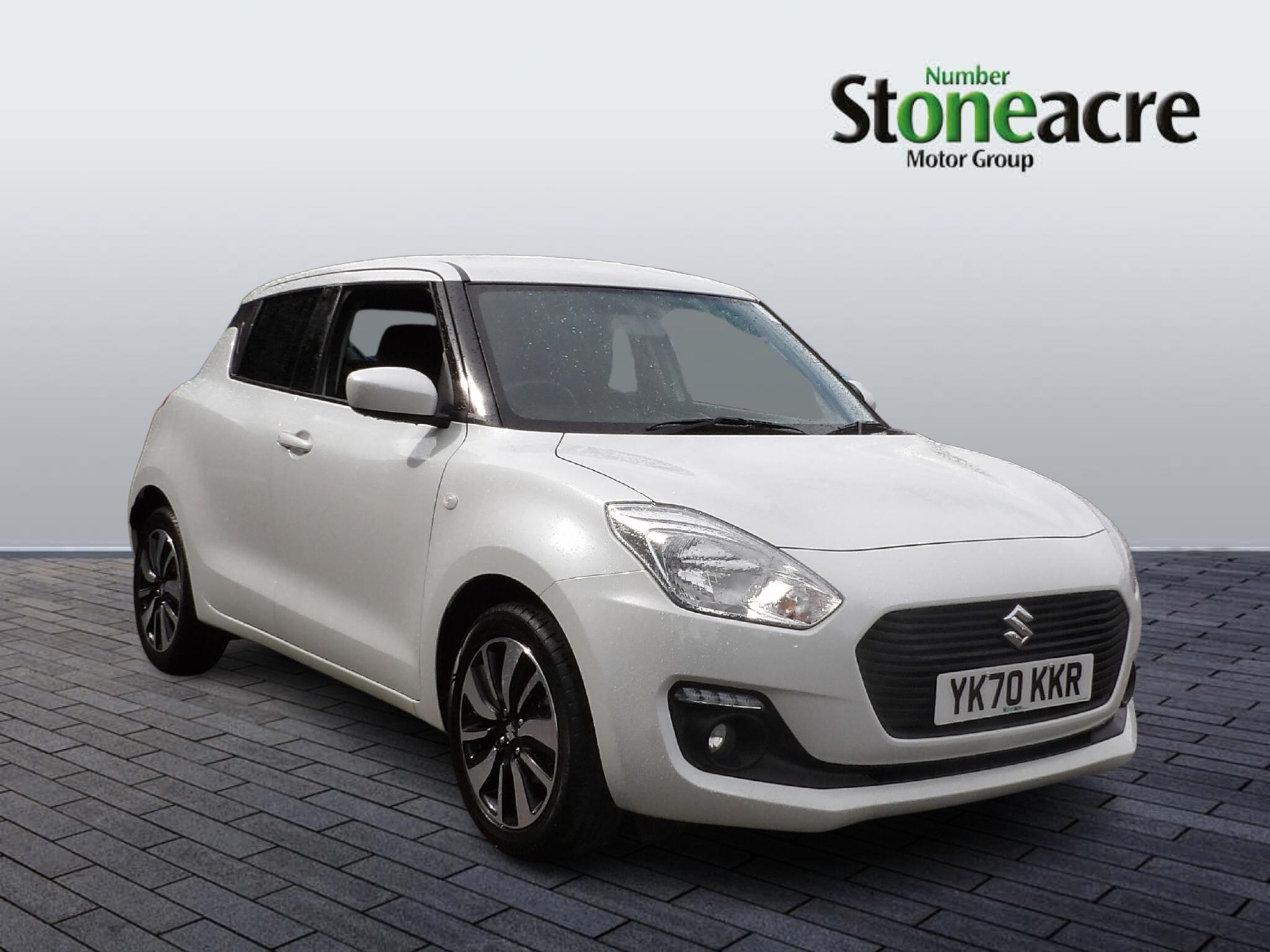 Main listing image - Suzuki Swift