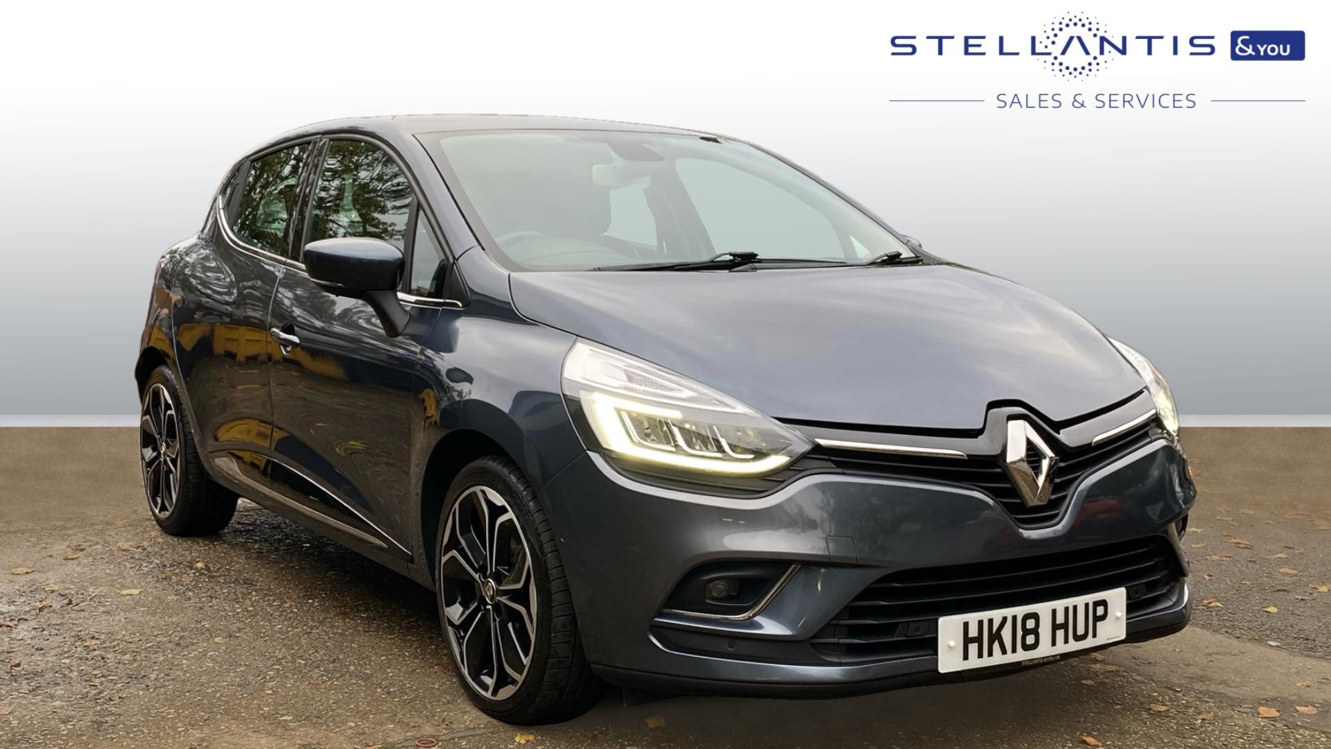 Main listing image - Renault Clio