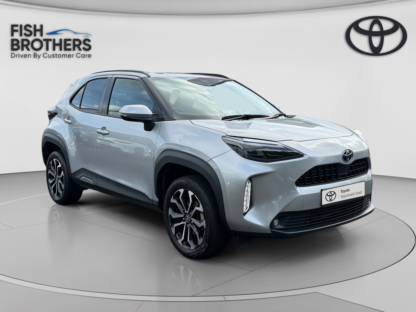 Main listing image - Toyota Yaris Cross
