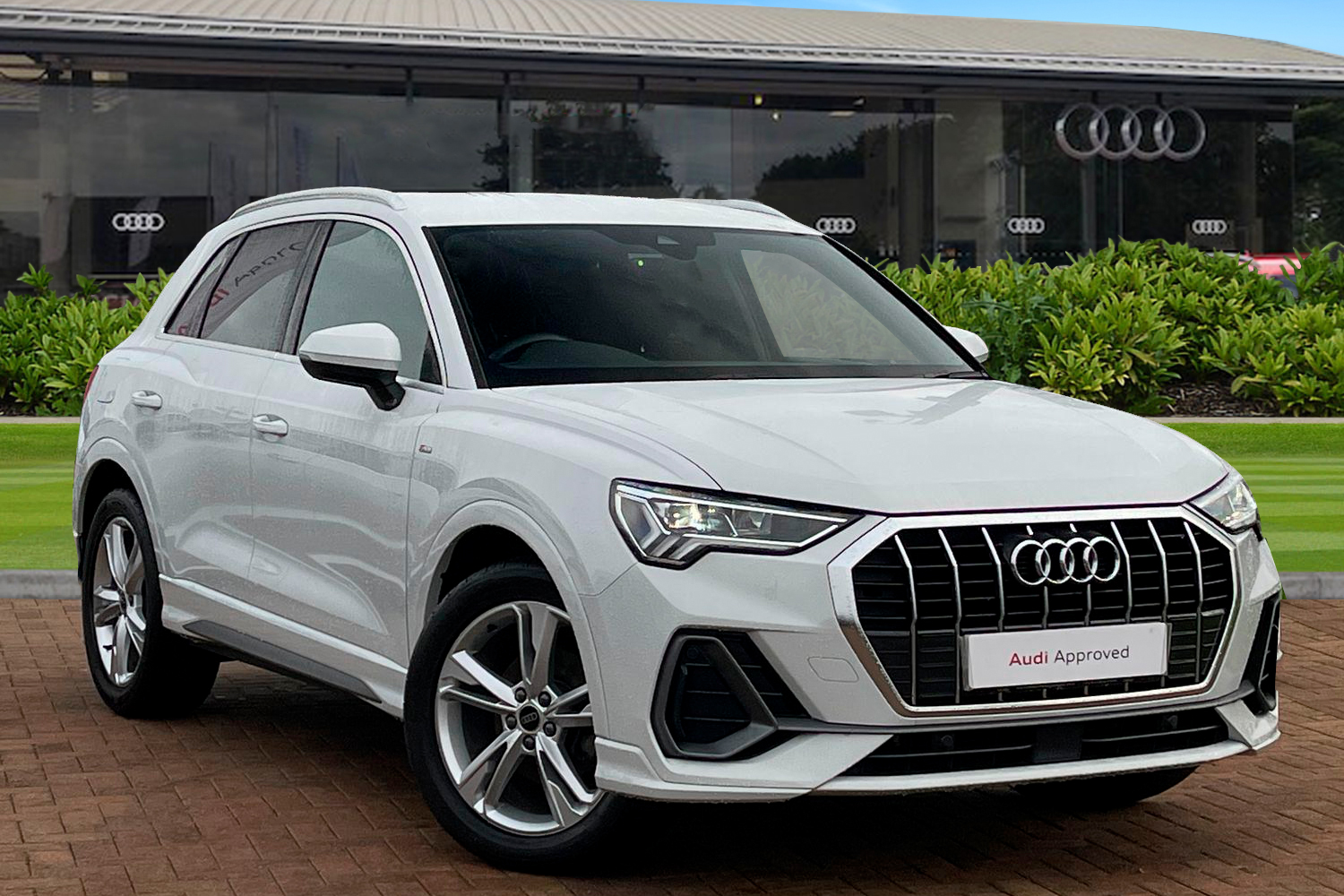 Main listing image - Audi Q3