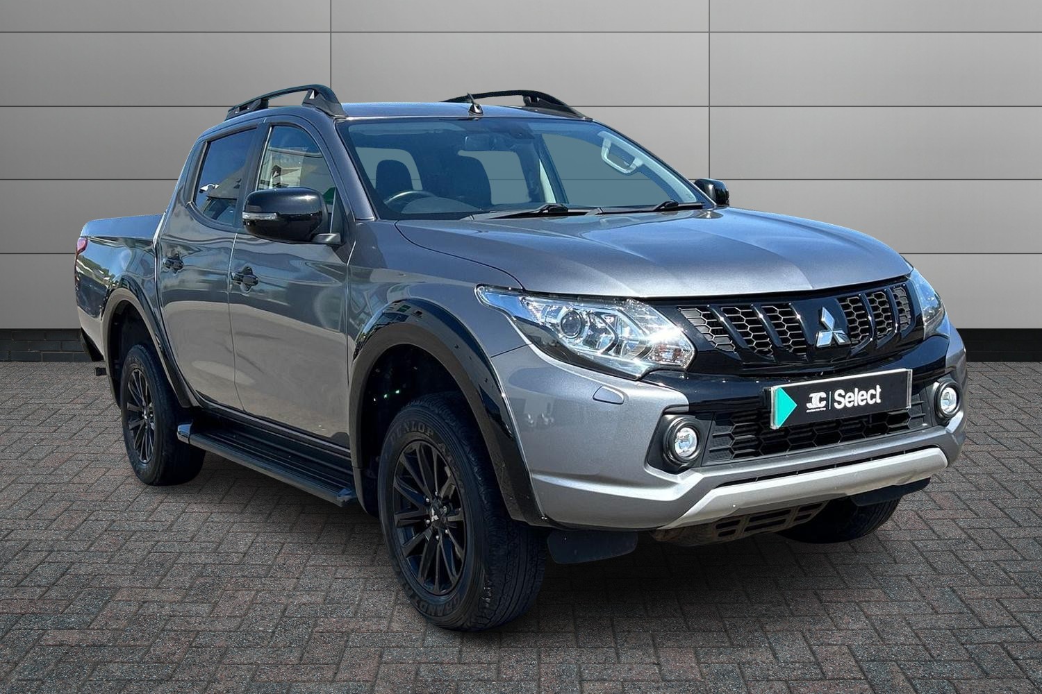 Main listing image - Mitsubishi L200